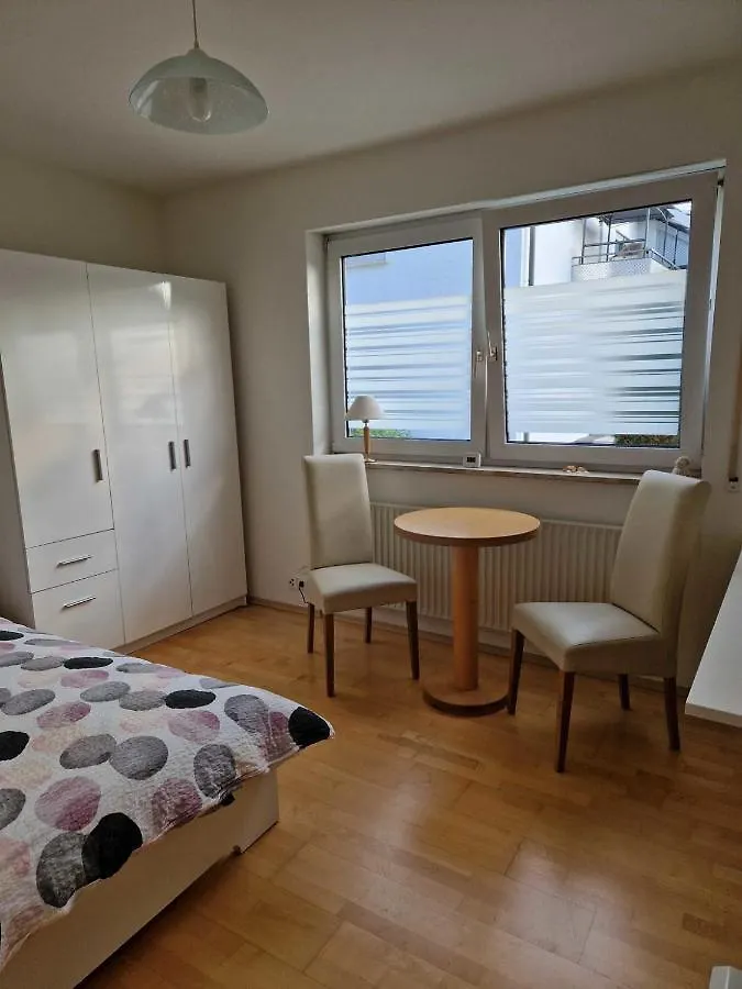 3-Zimmer-Apartment Mit Balkon & Garten Μπάντεν-Μπάντεν 0*,